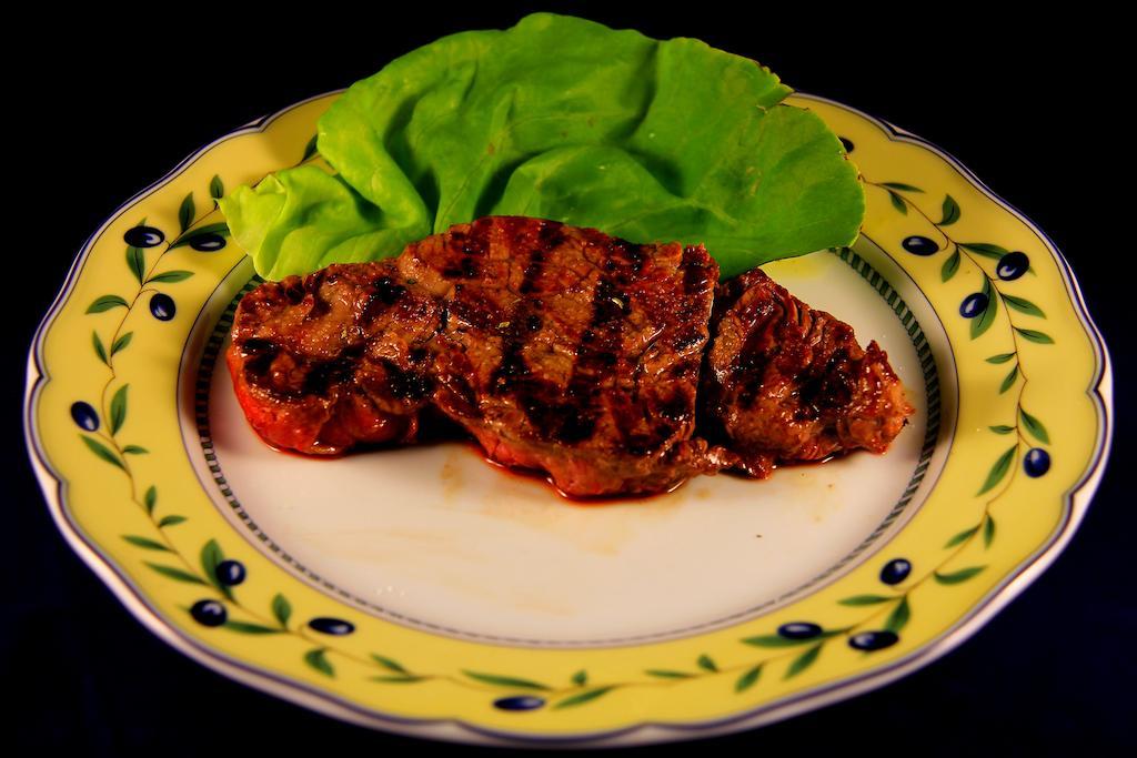 Bed & Breakfast La Favorita & Ristorante Apricale